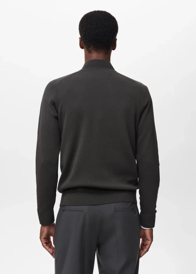 Prodyšný svetr se zipem