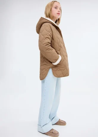 Prošívaný dlouhý kabát