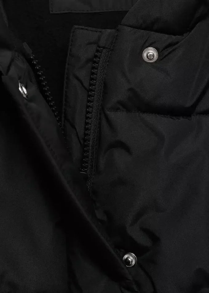 Prošívaný kabát s kapucí Prošívaný kabát s kapucí