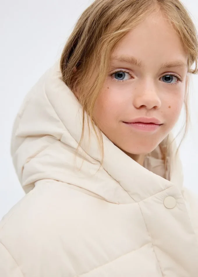 Prošívaný kabát s kapucí Prošívaný kabát s kapucí