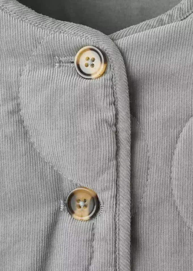 Prošívaný kabát z manšestru Prošívaný kabát z manšestru