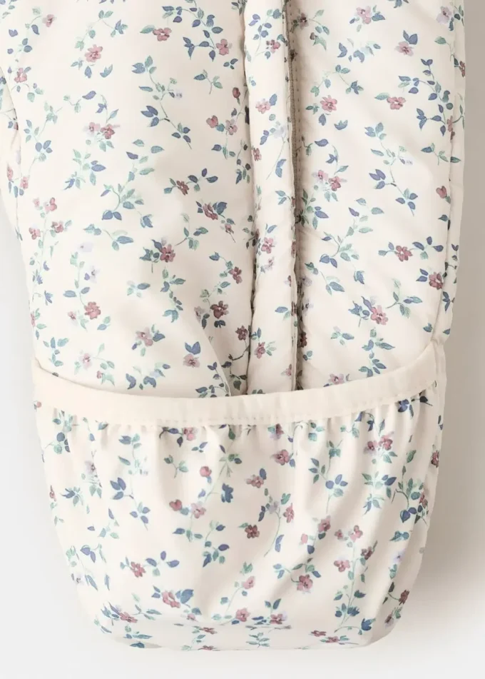 Prošívaný svetr s květinovým vzorem Prošívaný svetr s květinovým vzorem