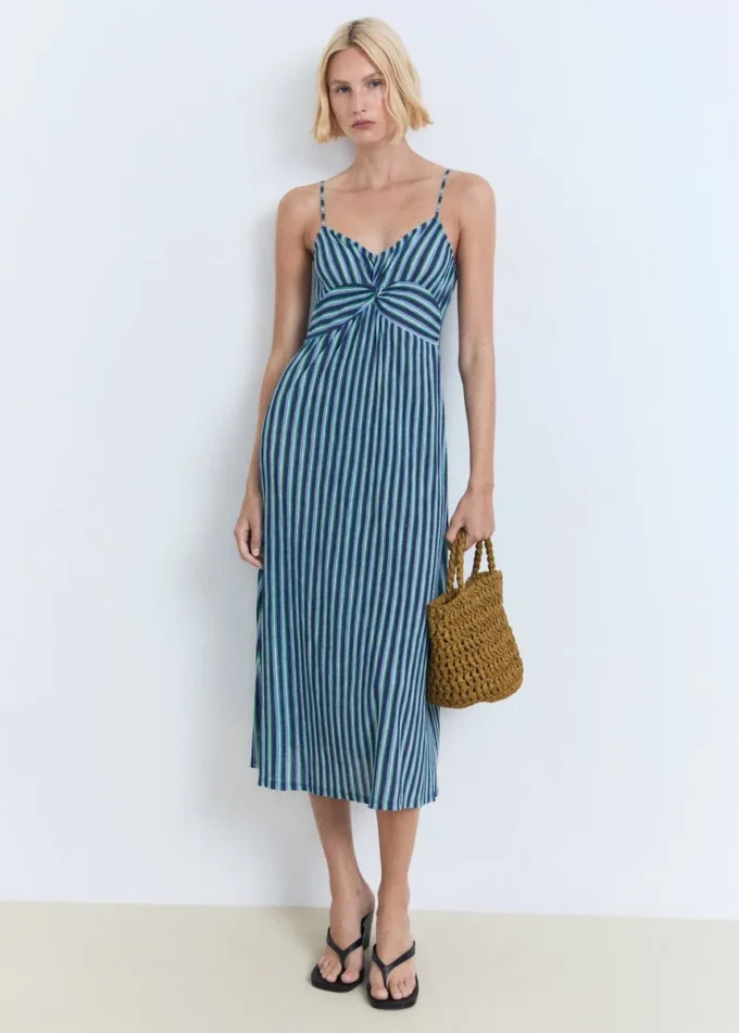 Pruhované řasené šaty