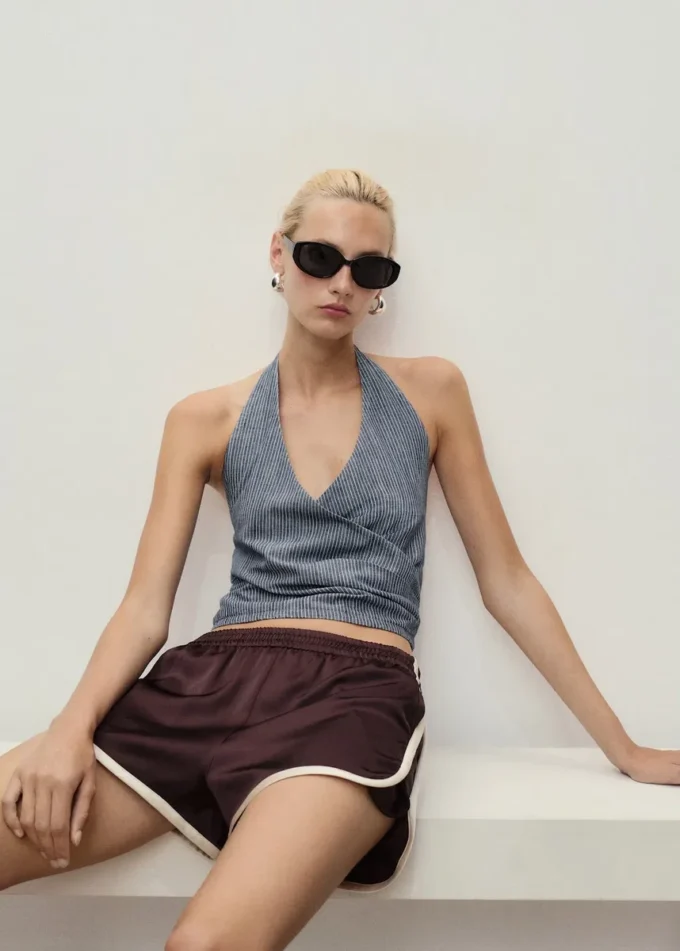 Pruhované denimové tričko s překříženým výstřihem Pruhované denimové tričko s překříženým výstřihem