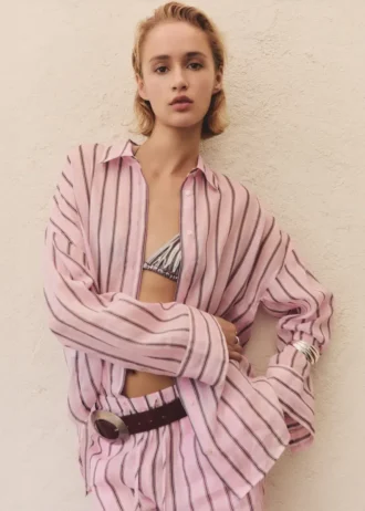 Pruhovaná košile z ramie Pruhovaná košile z ramie