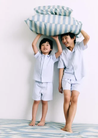 Pruhované krátké pyžamo