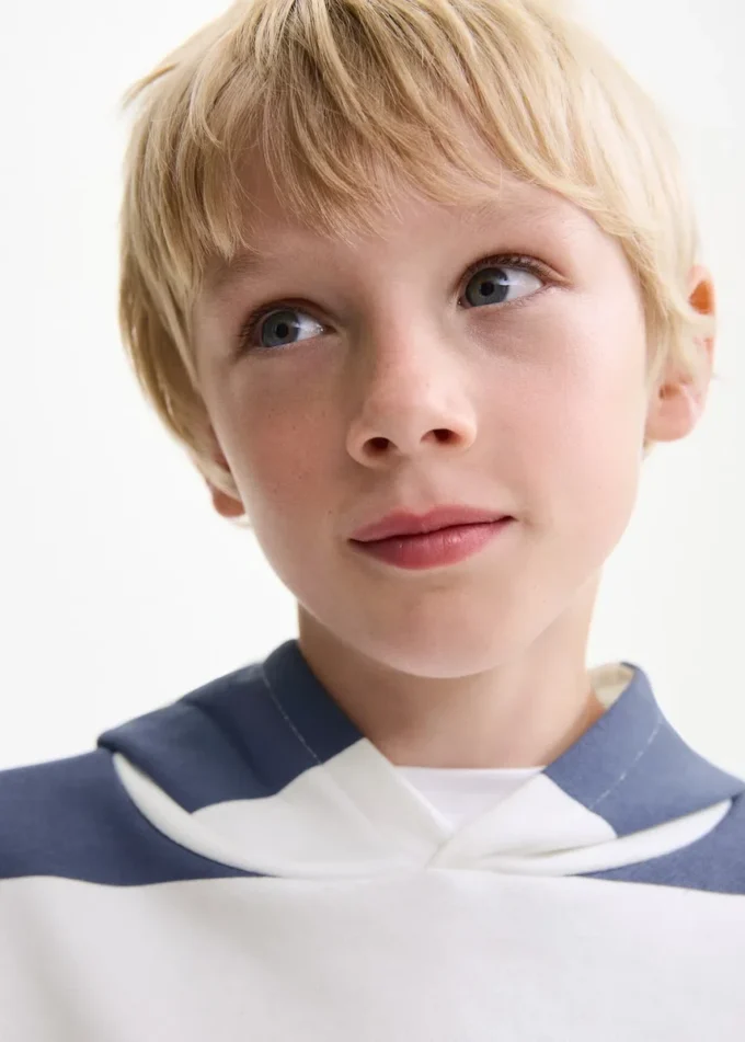 Pruhovaná mikina s kapucí Pruhovaná mikina s kapucí