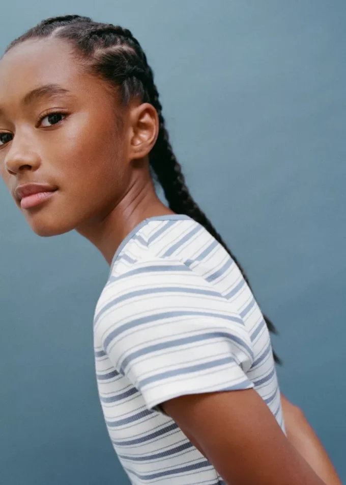 Pruhované tričko s kontrastním límcem Pruhované tričko s kontrastním límcem