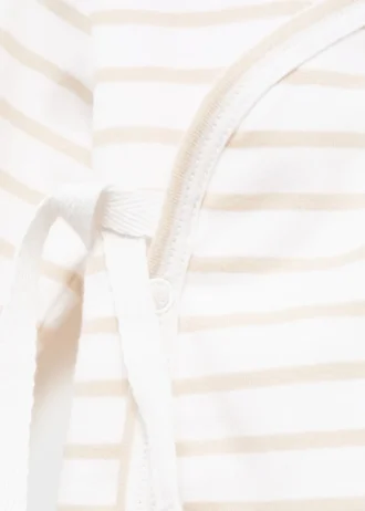 Pruhované tričko s překříženými pruhy