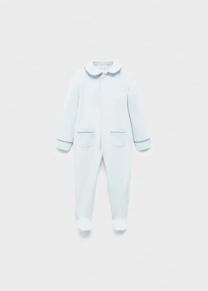 Pyžamo s kapsičkami a kulatým výstřihem Pyžamo s kapsičkami a kulatým výstřihem