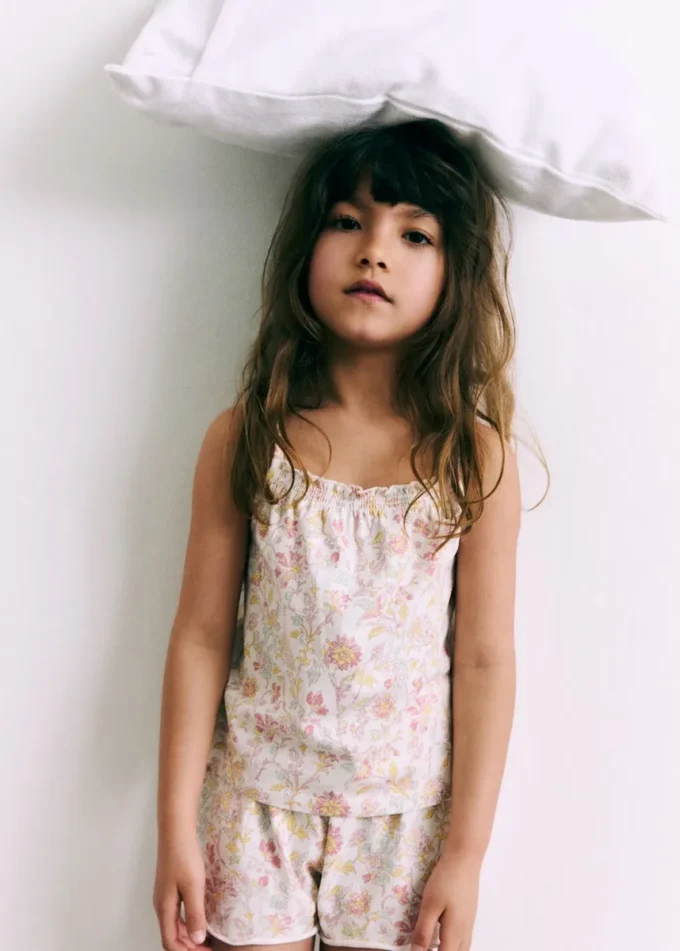 Pyžamo s květinovým potiskem