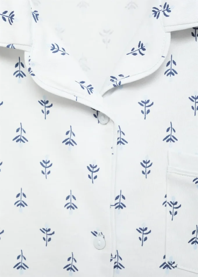 Pyžamo s květinovým potiskem