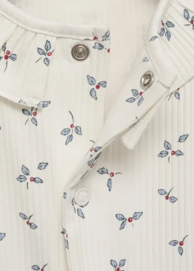 Pyžamo s květinovým potiskem a dětským výstřihem Pyžamo s květinovým potiskem a dětským výstřihem