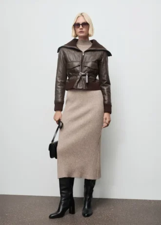 Ribované šaty s výstřihem Perkins