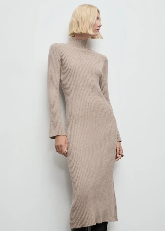 Ribované šaty s výstřihem Perkins