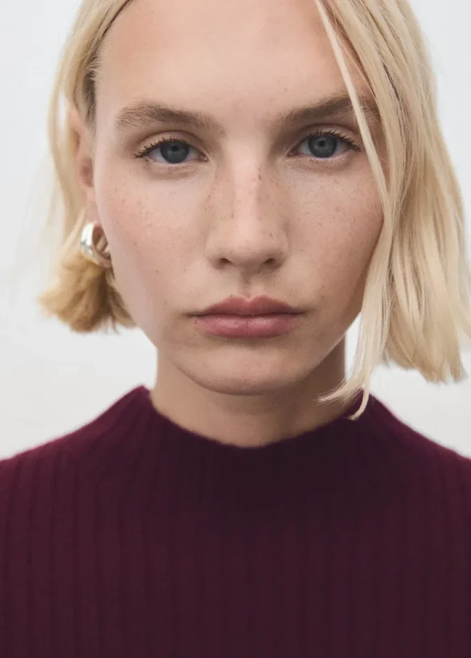 Ribované šaty s výstřihem Perkins