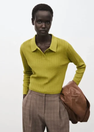 Ribovaný svetr s rolákem Ribovaný svetr s rolákem