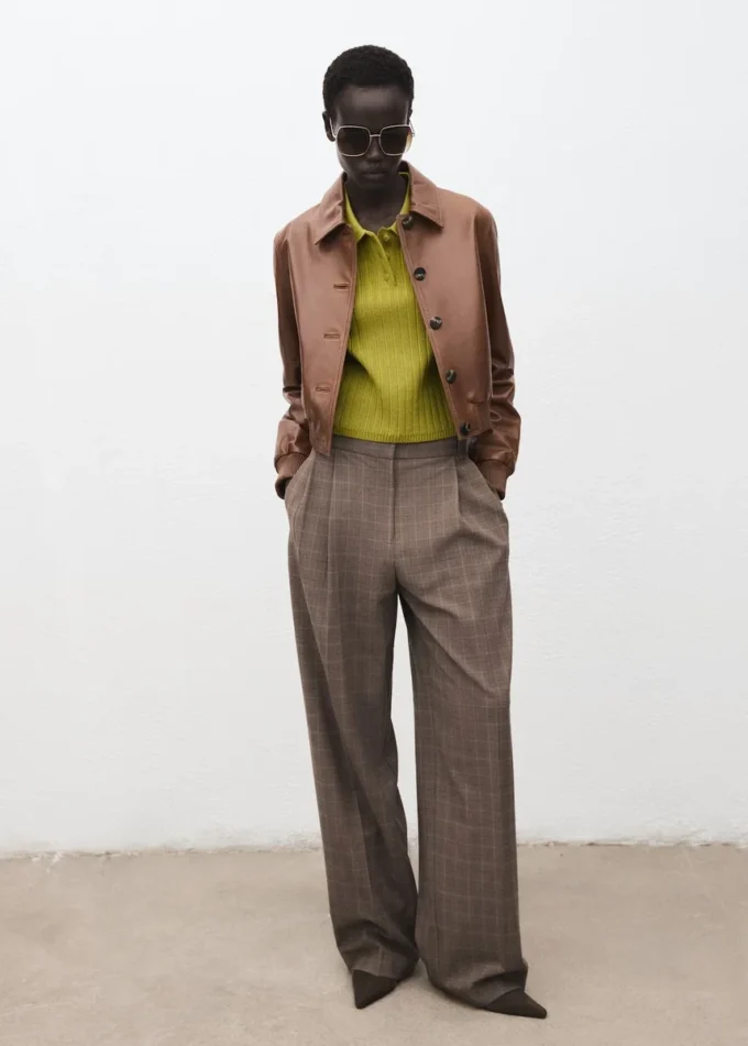 Ribovaný svetr s rolákem