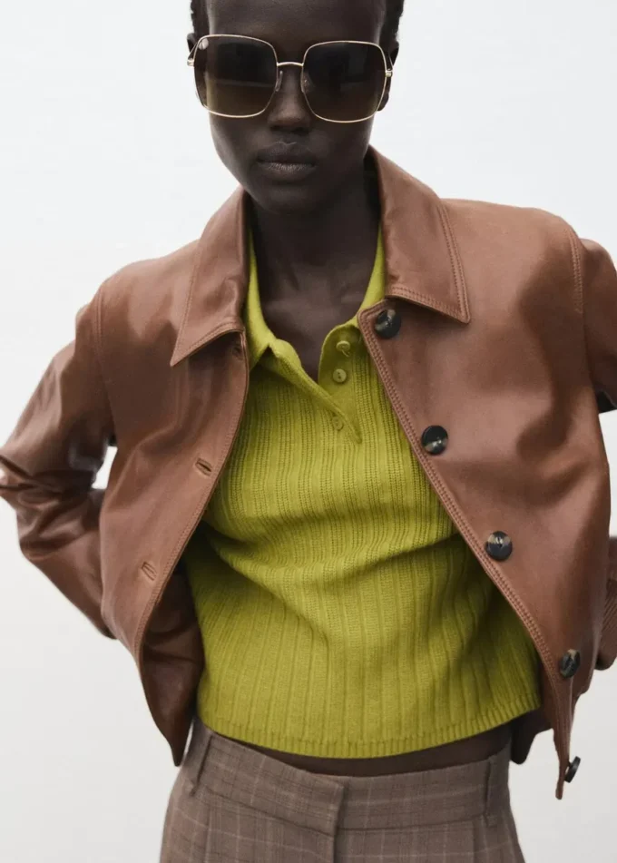 Ribovaný svetr s rolákem