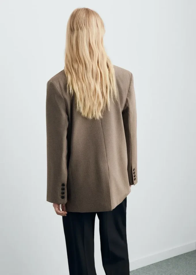 Rovný blejzr s kapsami s klopami Rovný blejzr s kapsami s klopami