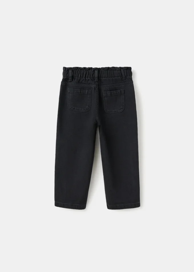 Rovné džíny s detaily z umělých diamantů Rovné džíny s detaily z umělých diamantů