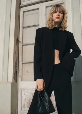 Rovné kalhoty se středně vysokým pasem