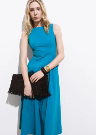 Rozšířené midi šaty