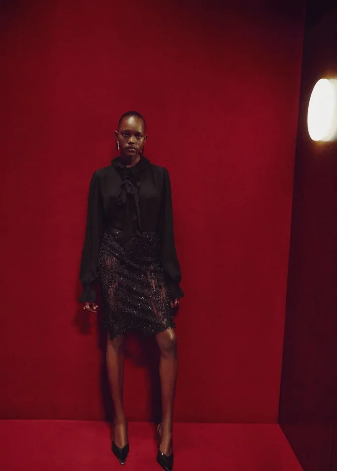 Ruchovaná blůza se šátkem Ruchovaná blůza se šátkem