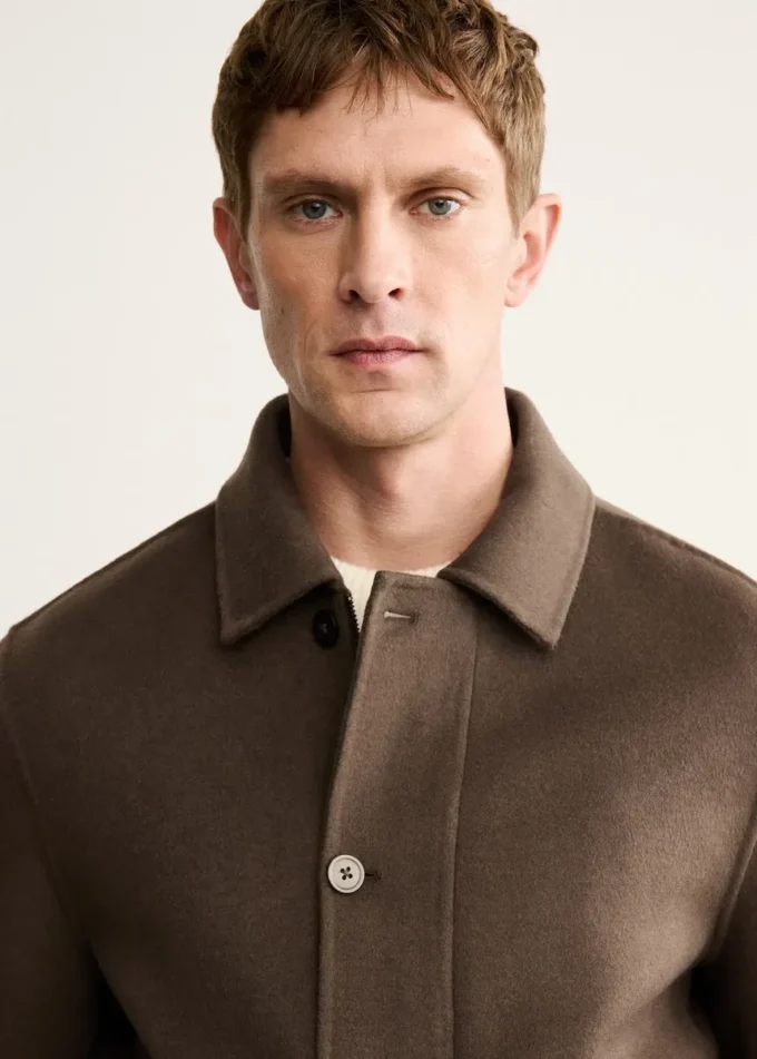 Ručně šitá vlněná bunda s kapsami Ručně šitá vlněná bunda s kapsami