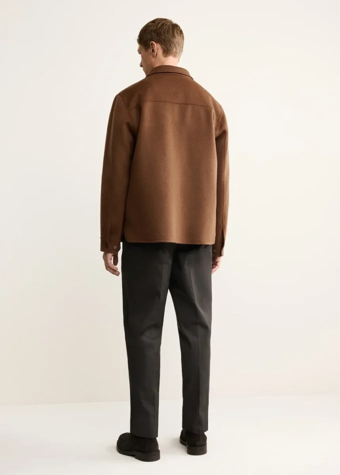 Ručně šitá vlněná bunda se zipem Ručně šitá vlněná bunda se zipem