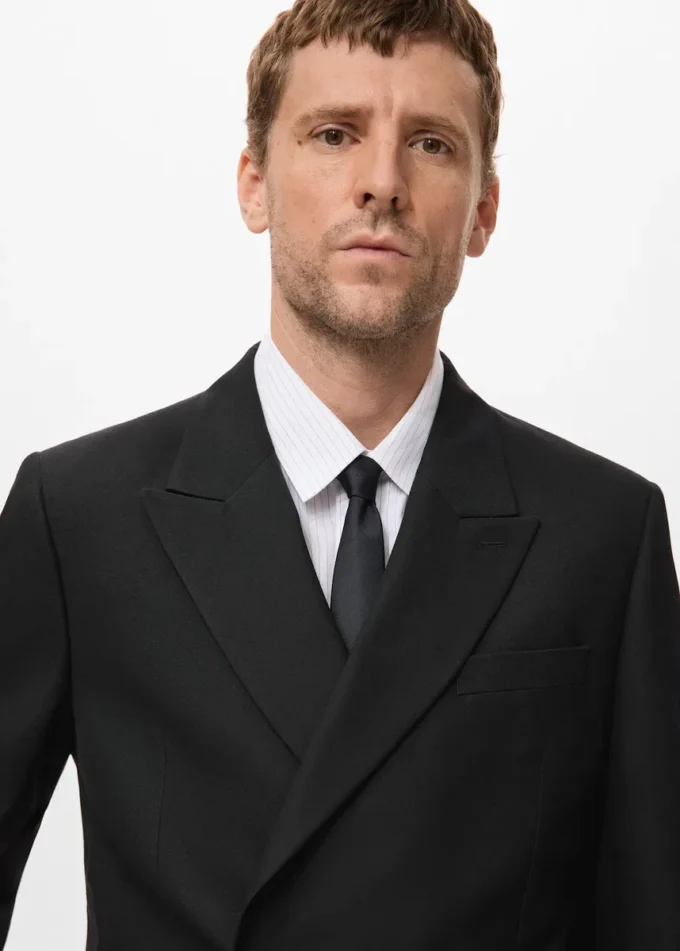 Sako s dvojitým zapínáním a regular střihem Sako s dvojitým zapínáním a regular střihem