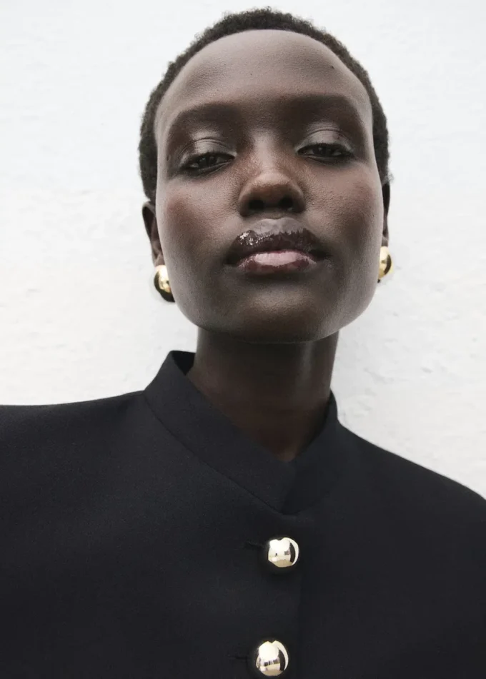 Sako s límcem s knoflíky Sako s límcem s knoflíky