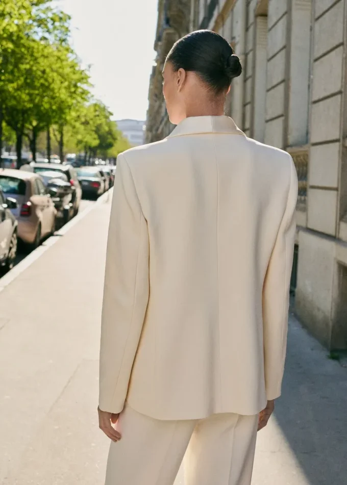 Sako s saténovými klopami Sako s saténovými klopami