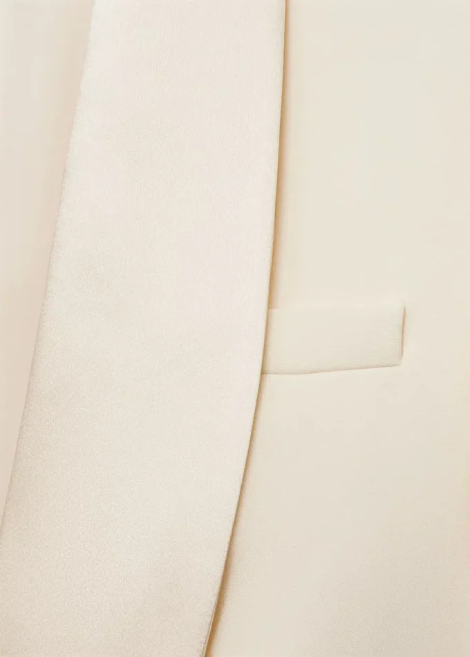 Sako s saténovými klopami Sako s saténovými klopami