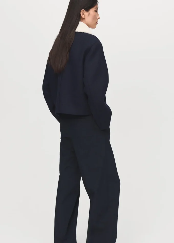 Sako ze směsi vlny s límcem ze směsi ovčí kůže Sako ze směsi vlny s límcem ze směsi ovčí kůže