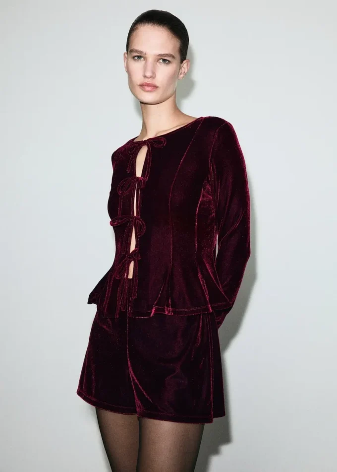 Sametová blůza s mašlemi Sametová blůza s mašlemi