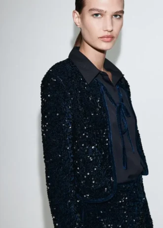 Sametová bunda s flitry a mašlí