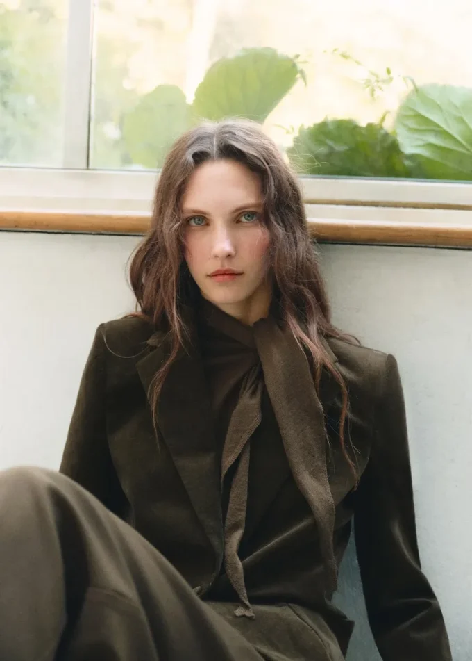 Sametová bunda s kapsami Sametová bunda s kapsami