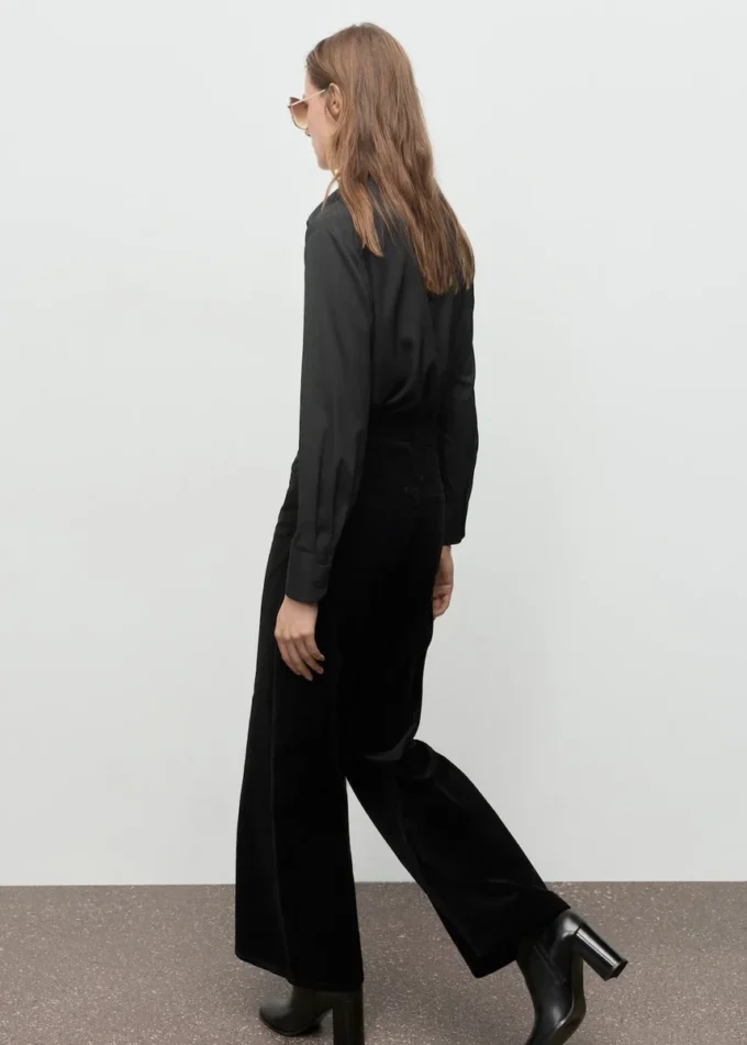 Sametové džíny se širokými nohavicemi Sametové džíny se širokými nohavicemi