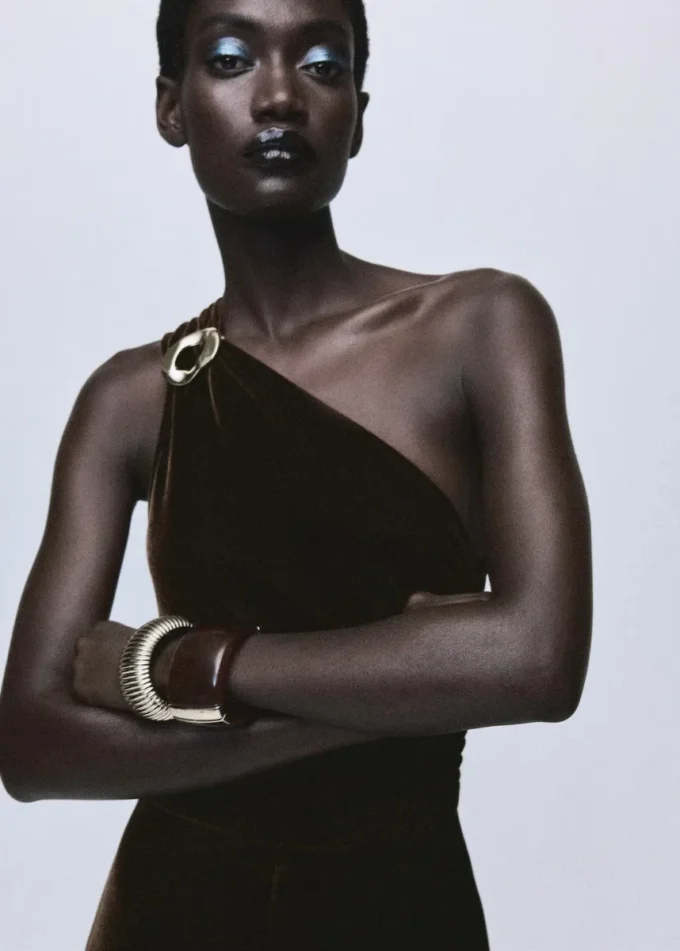 Sametový kombinéza s kovovými detaily Sametový kombinéza s kovovými detaily