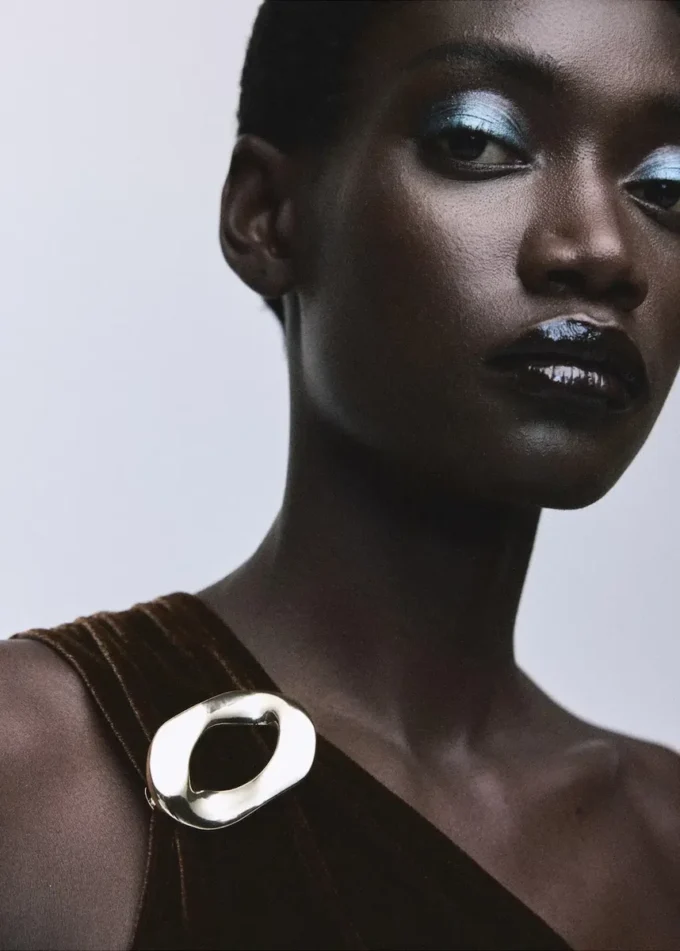 Sametový kombinéza s kovovými detaily Sametový kombinéza s kovovými detaily