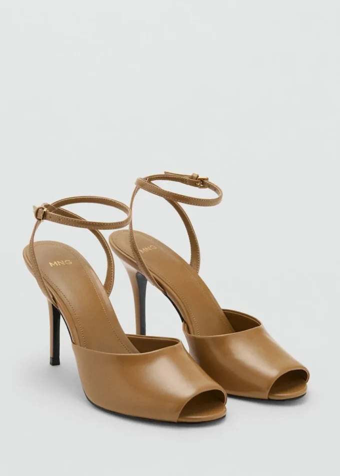 Sandály na podpatku s kotníkovou manžetou Sandály na podpatku s kotníkovou manžetou