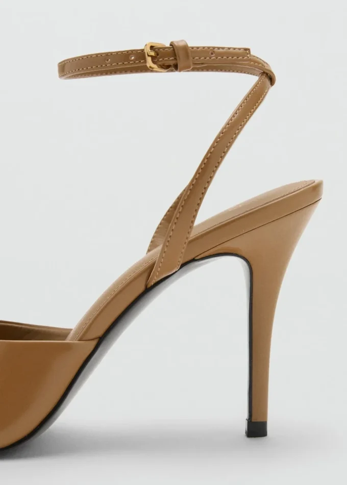 Sandály na podpatku s kotníkovou manžetou Sandály na podpatku s kotníkovou manžetou