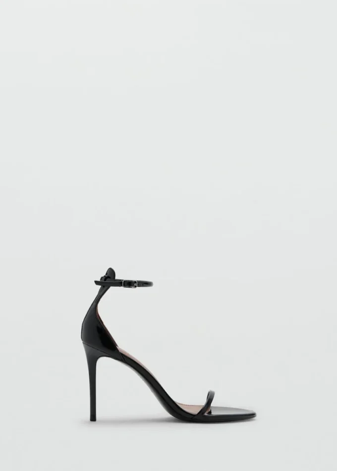 Sandály na podpatku s pásky Sandály na podpatku s pásky