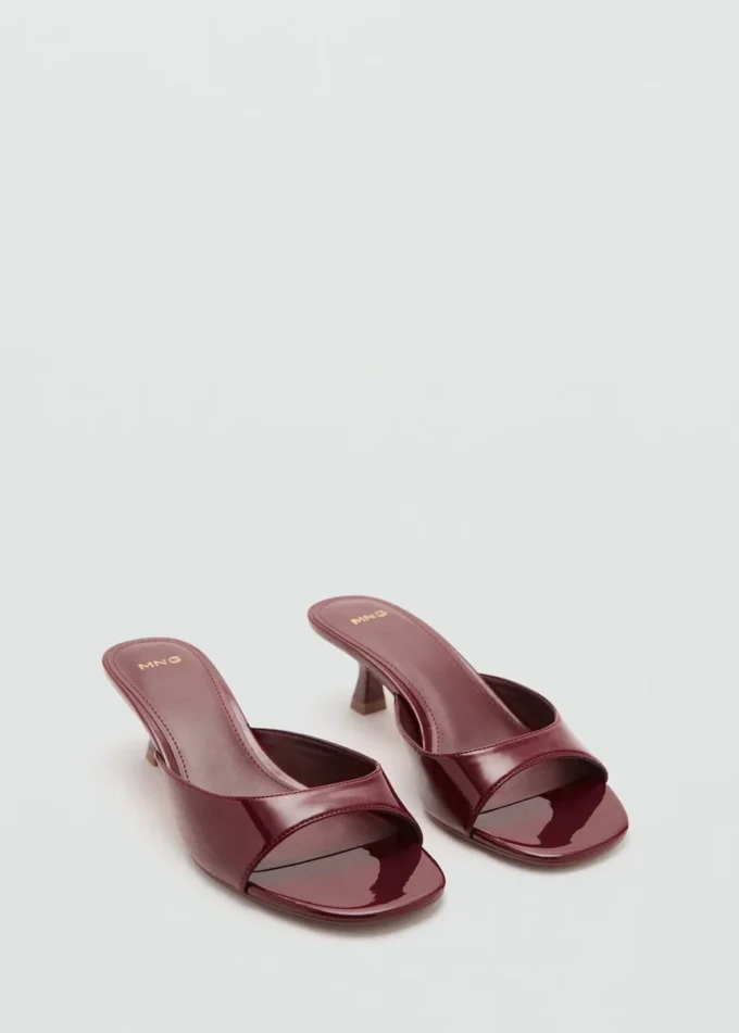 Sandály s nízkým podpatkem Sandály s nízkým podpatkem