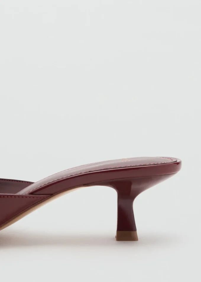 Sandály s nízkým podpatkem Sandály s nízkým podpatkem