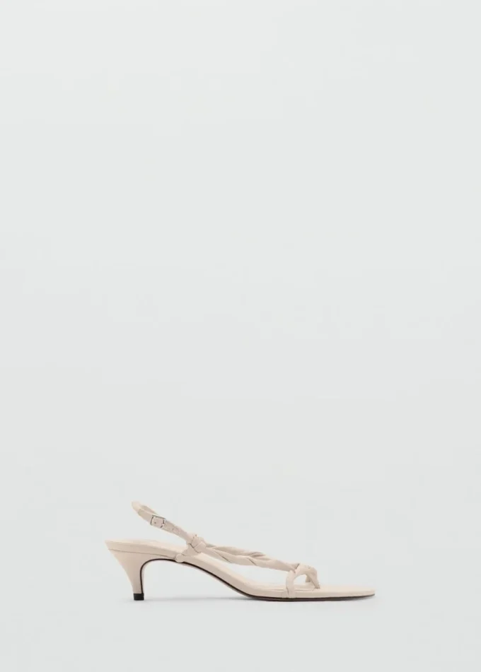 Sandály se shrnutými pásky Sandály se shrnutými pásky