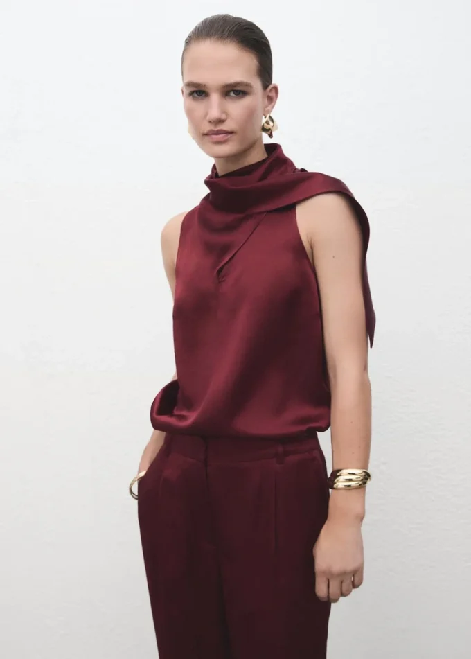 Saténová blůza s šátkem Saténová blůza s šátkem