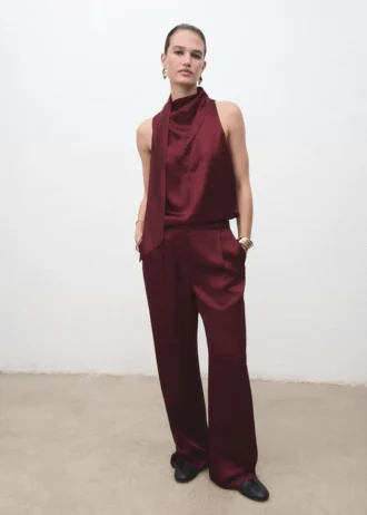 Saténová blůza s šátkem