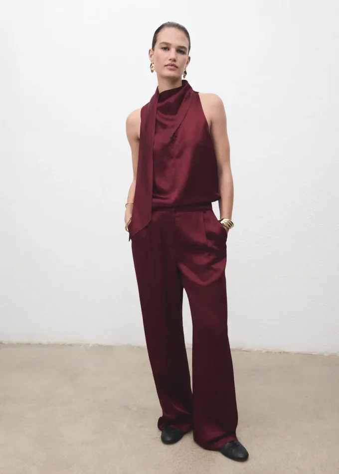 Saténová blůza s šátkem Saténová blůza s šátkem